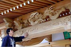 Master carpenter Mitsunari Sakurai's skill and artistry are the products of years of arduous apprenticeship. (Courtesy Mitsunari Sakurai)