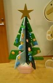 The toddler-safe Christmas tree built by Soken workers. © Soken