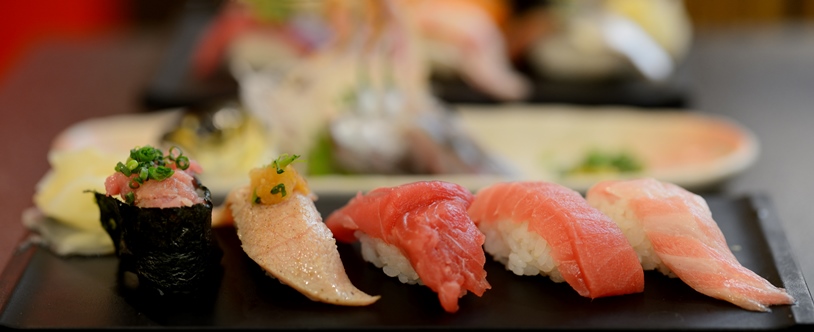 Five different types and grades of tuna sushi, with otoro on the right. ©Wilfred Y Wong/Photographer’s Choice RF/Getty Images