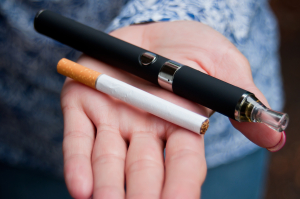 「加熱式たばこ」 vs. 「電子たばこ」 ～喫煙者の健康リスクの軽減を推進すべき時～